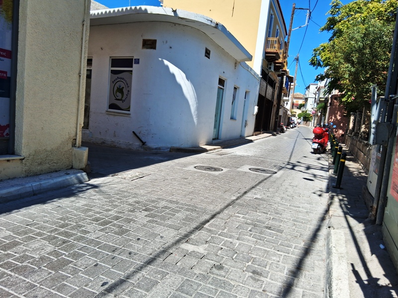 Κωδικός 87690 Αίγινα εντός σχεδίου, κατάστημα 61 τ.μ. με οικόπεδο 107 τ.μ. υπόλοιπο συντελεστή 68 τ.μ. σε άψογη θέση. Ενεργειακή κλάση αναμένεται, Τιμή 260,000 ευρώ 20250916_133609.jpg